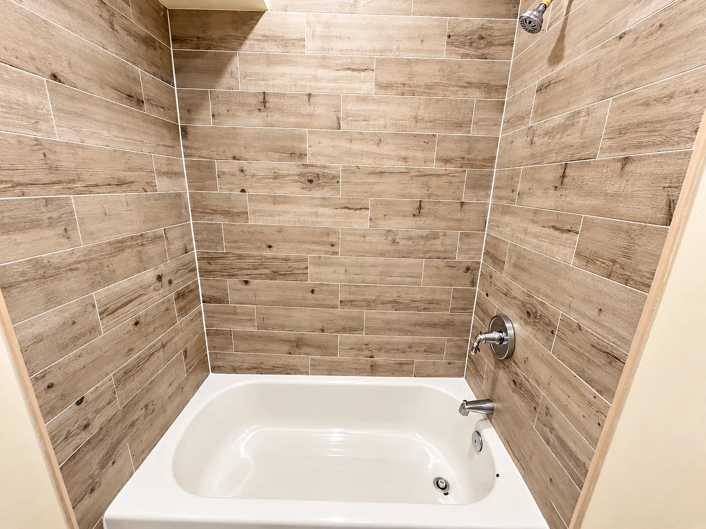 3 bed, 1200 sqft, $1,845 — Photo 4