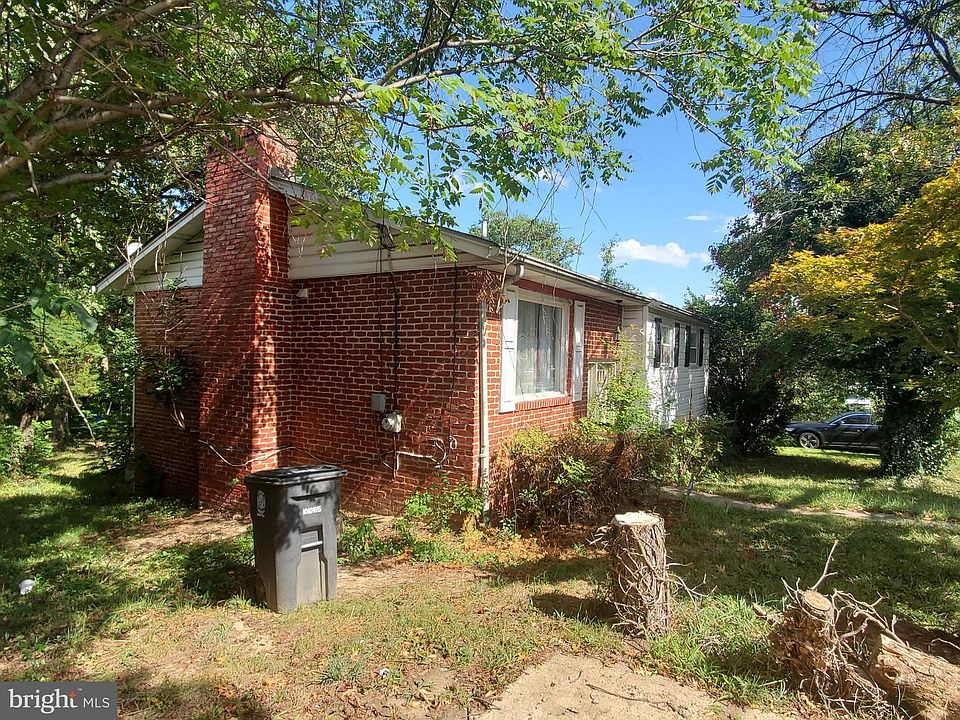 2nd image of 9321 Adelphi Rd