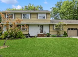 19 McNeile Dr, Parsippany, NJ 07054