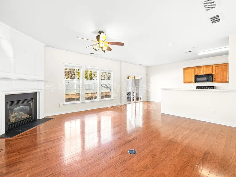 8911 Kirkley View Ct — Photo 6