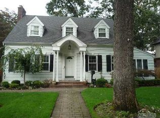 7 Van Roo Ave, Merrick, NY 11566