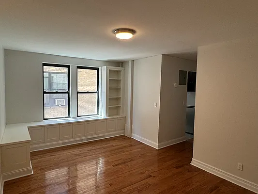 Rented by A&E Real Estate Management | media 4