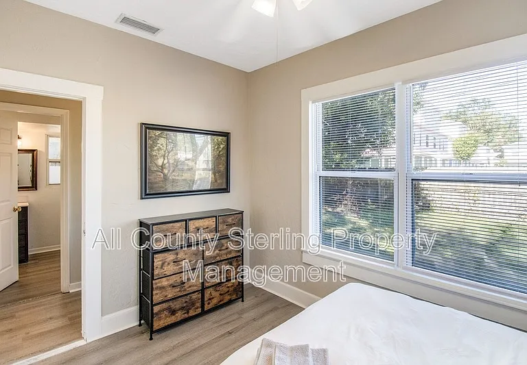 702 NW 2nd Ave — Photo 8