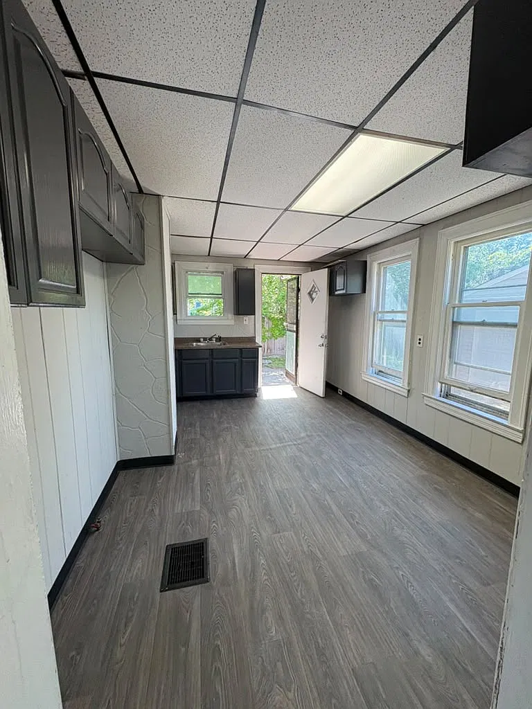 3 bed, 1200 sqft, $1,200 — Photo 2