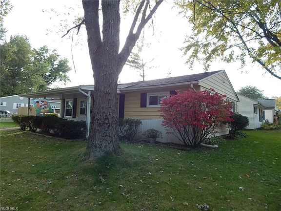2nd image of 818 Oakwood Dr