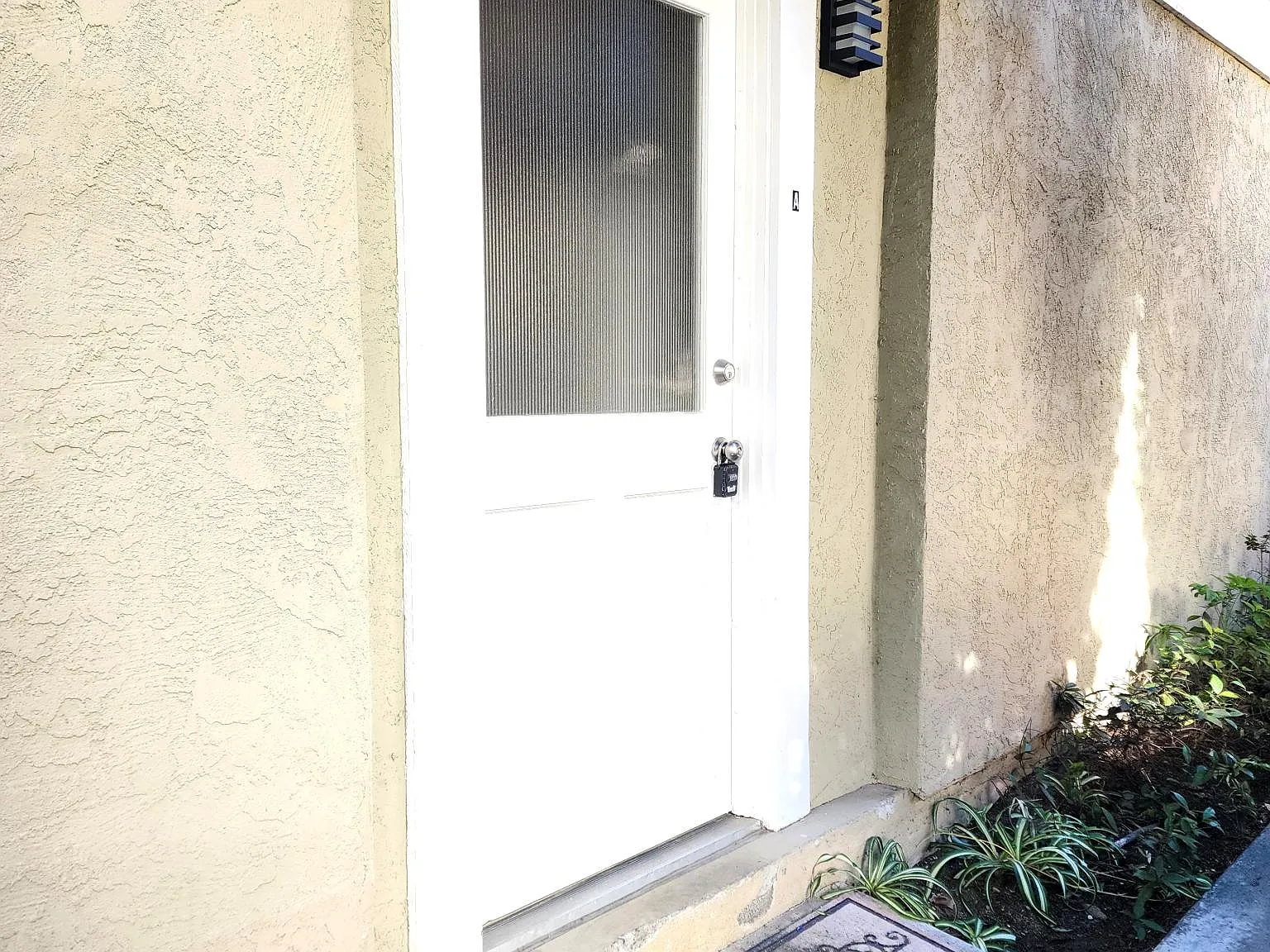 2 bed, 1.5 bath, 1200 sqft, $3,600 — Photo 2