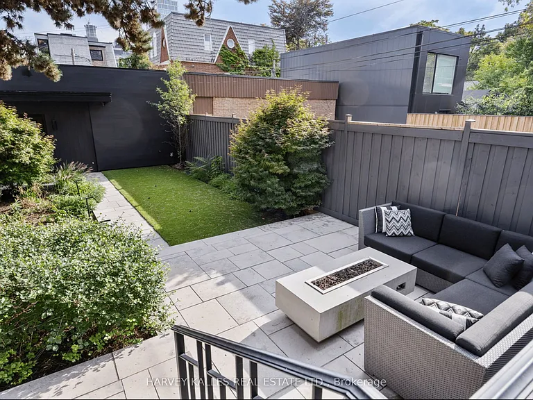 43 Summerhill Ave — Photo 16