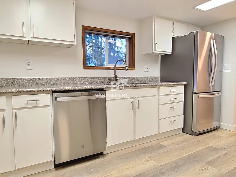 3708 Kenthorpe Way — Photo 7