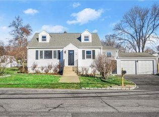 13 Bond St, Fairfield, CT 06825