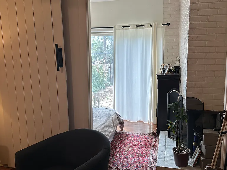 142 N 21st St #1R — Photo 8