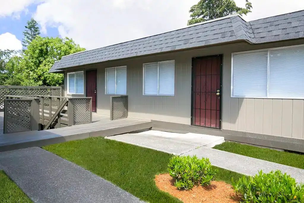 Heritage Park Apartments — Photo 1