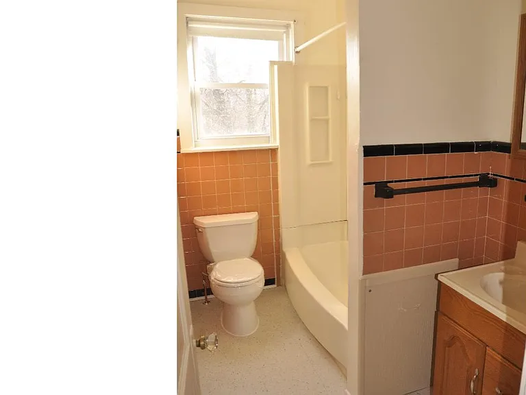 80 Norman Ave #B — Photo 6