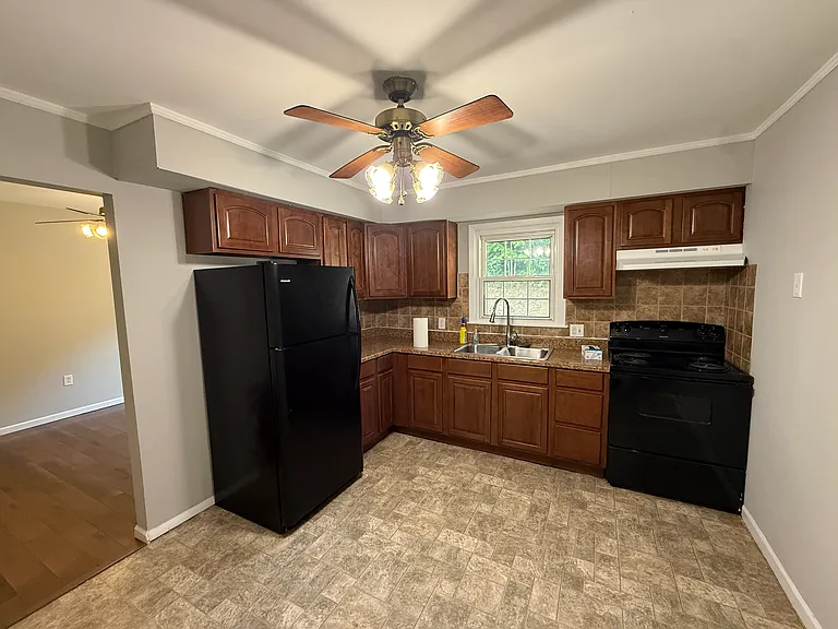 2603 Eisenhower Ct — Photo 6