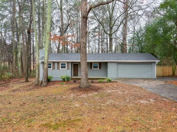 5804 Woodcrest Dr, Raleigh, NC 27603