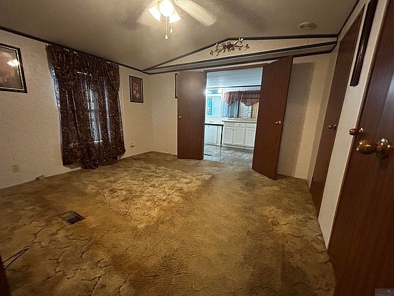 2nd image of 196 Linda St