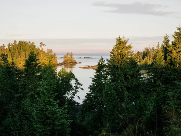 11 Hawkes Rd, Ucluelet, BC V0R 3A0