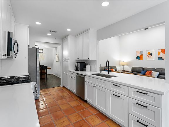 3rd image of 99 S Village Knoll Cir