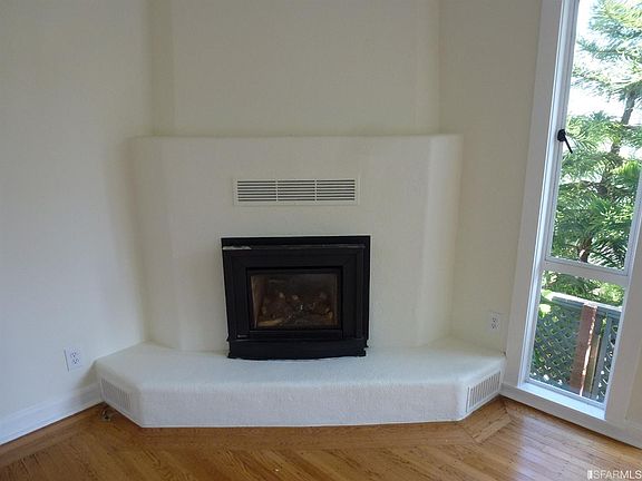 4th image of 1139B Green St