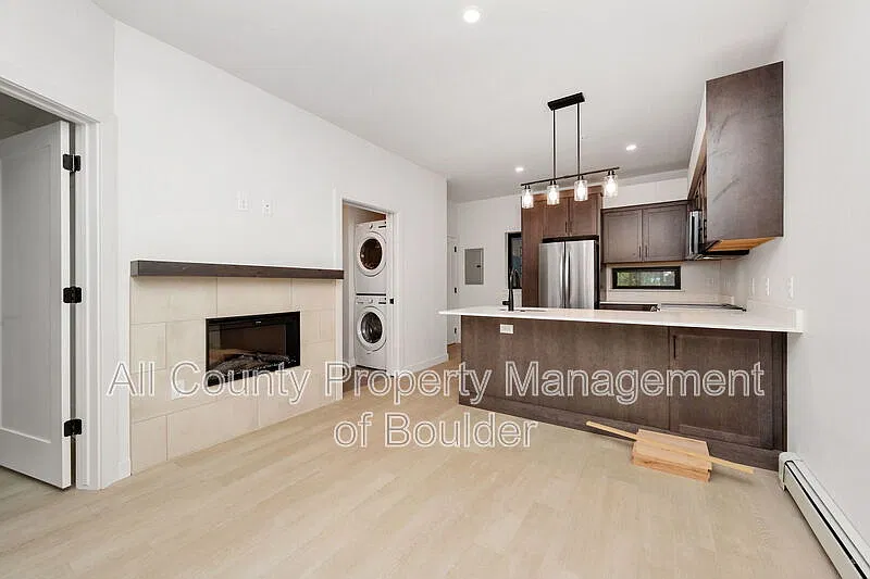 1 bed, 1.0 bath, 427 sqft, $2,100 — Photo 4