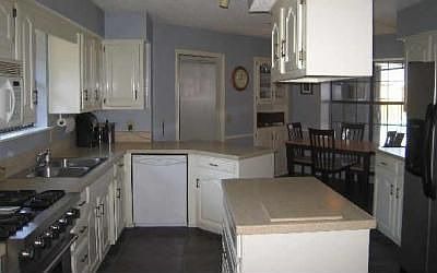 2nd image of 137 Meadowglen Cir