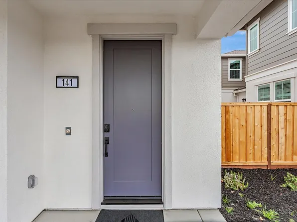 141 Clownfish Street, Suisun City, CA 94585