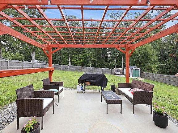 5th image of 8504 Altavista Dr