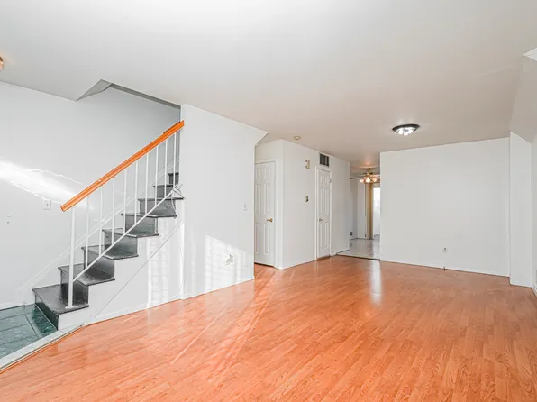 30 Westport Lane image 2 of 29