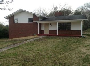 2901 Grove Rd, Mascot, TN 37806