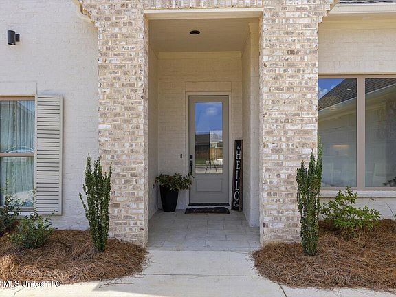 3rd image of 429 Aurora Cir