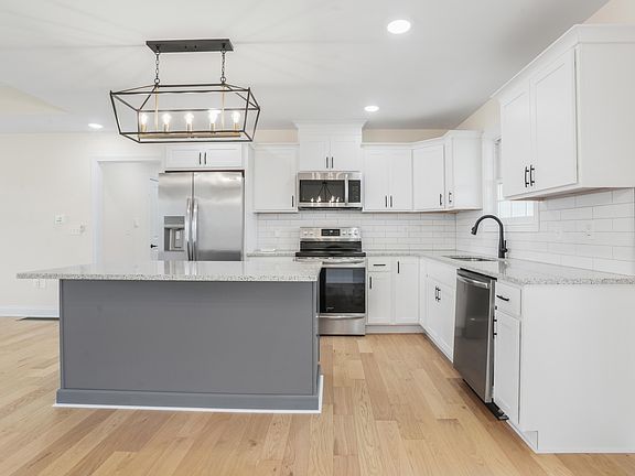 3rd image of 5013 Bentwood Ct