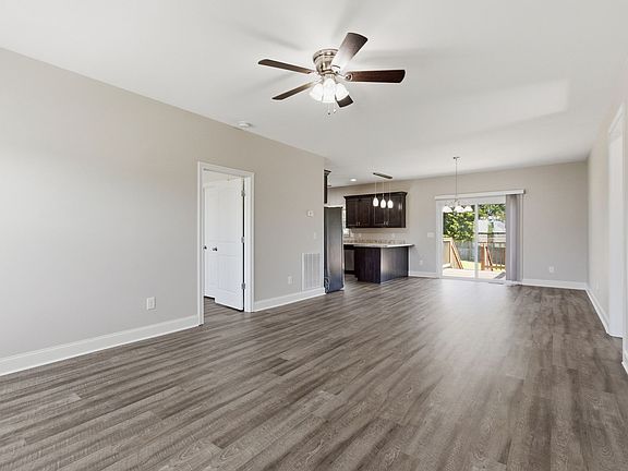 5th image of 1897 Sheffield Ln