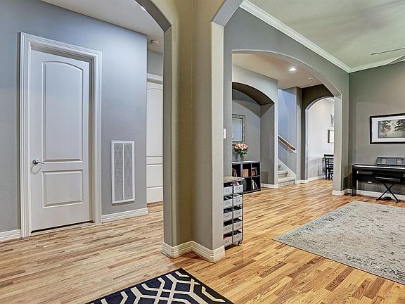 Look at the beautiful floors and archways!