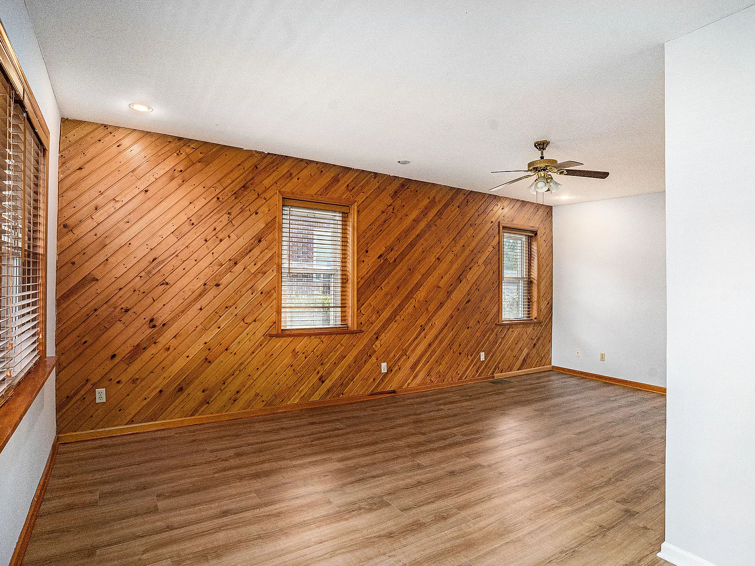 4 bed, 1911 sqft, $2,775 — Photo 4