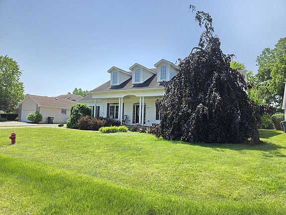 3rd image of 10381 Country Ln