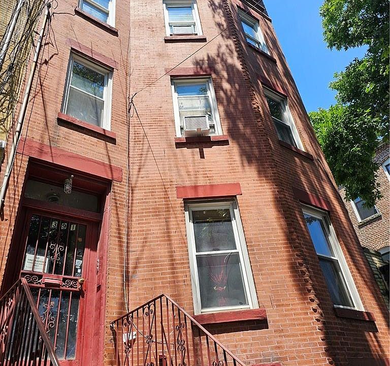 1st image of 391 Menahan Street
