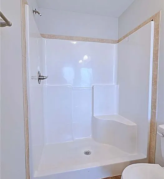 204 Feathers Ln — Photo 23