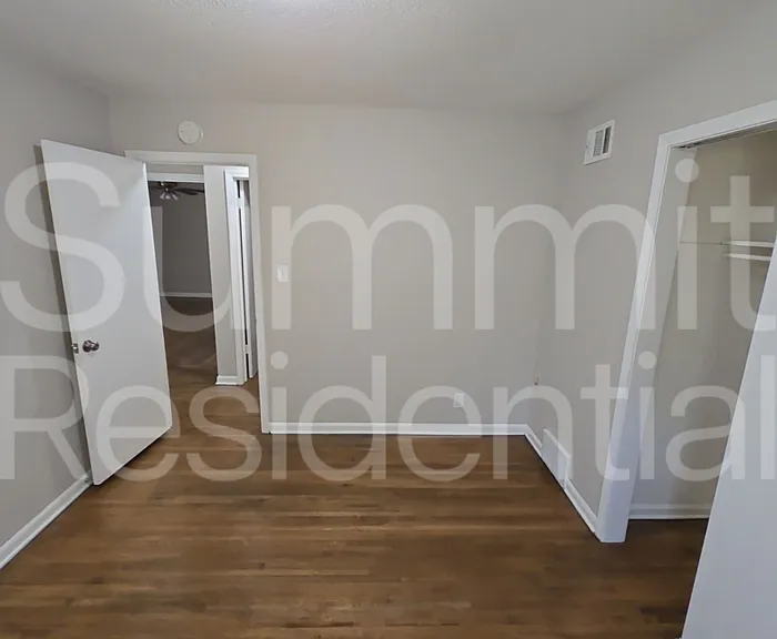 5210 Steuben Dr — Photo 12