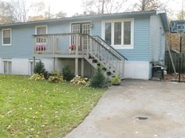 4255 N Maplecrest Dr, Sanford, MI 48657