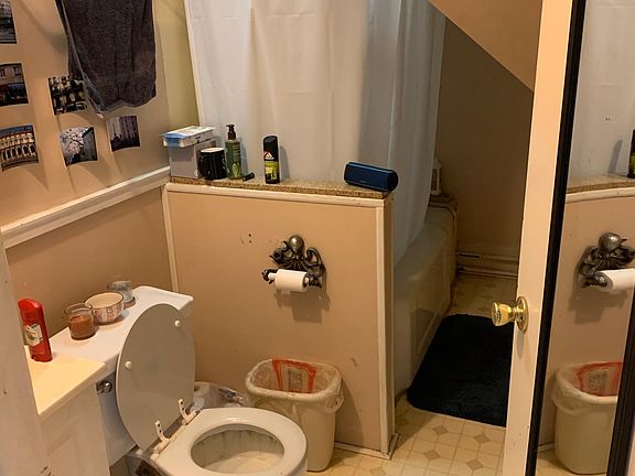 5th image of 1848 C St APT 301