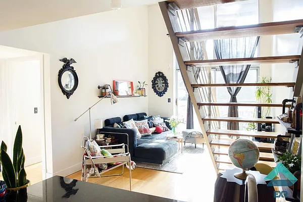 Rented by EXR | media 2