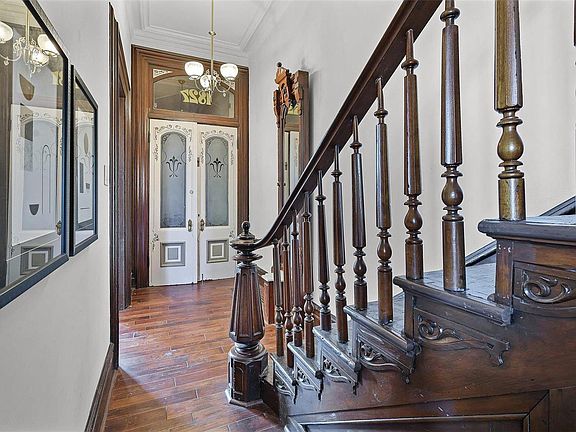 4th image of 1827 Kennett Pl