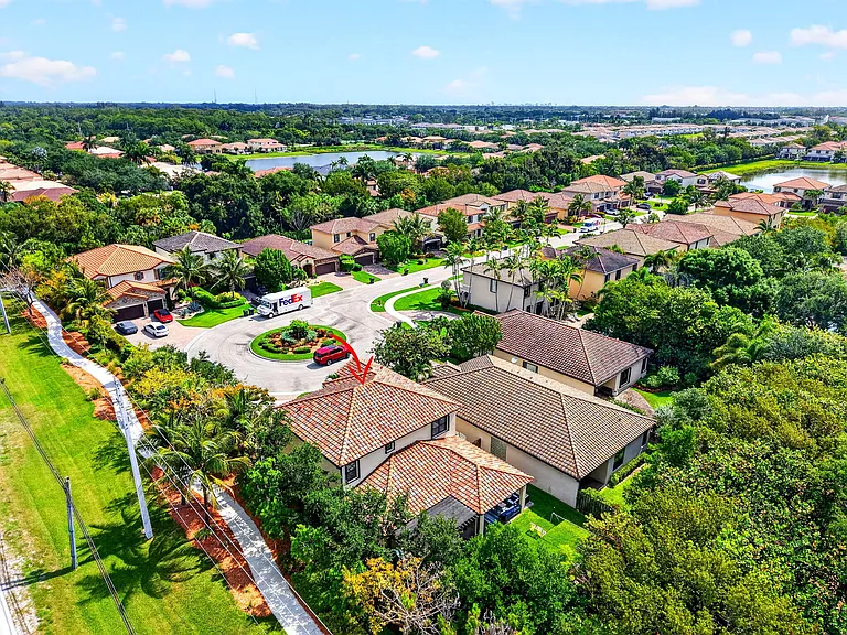 9062 Gulf Cove Dr — Photo 70