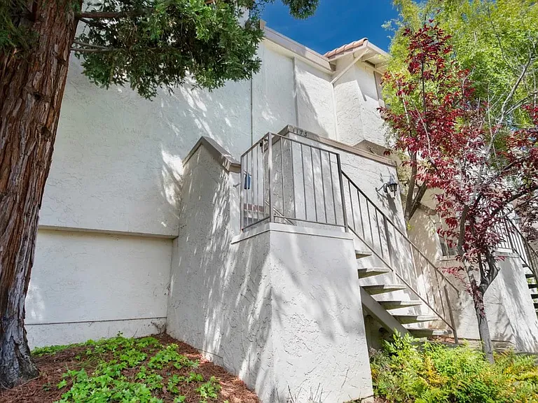 1173 Capri Dr — Photo 36