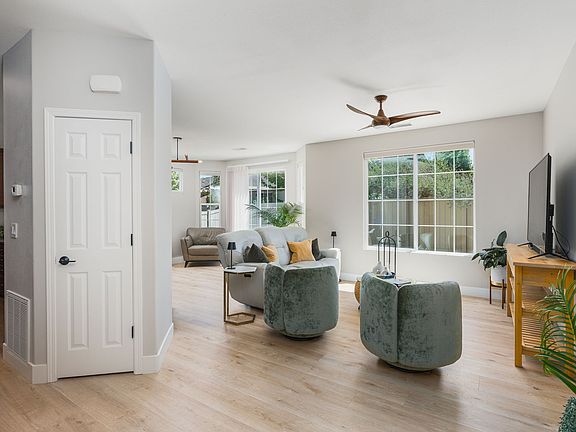 4th image of 11052 Lamour Ln