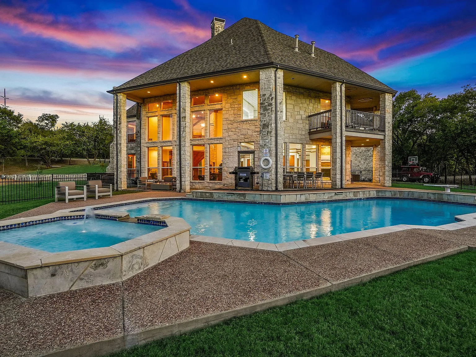6 bed, 6246 sqft, $21,500 — Photo 2