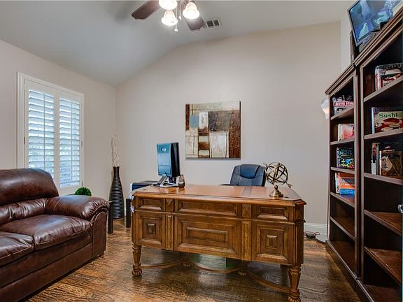 4th image of 7921 Emilie Ln