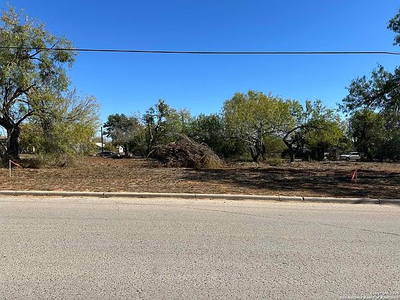2nd image of 120 COMMERCE E Leona LOT CB 6
