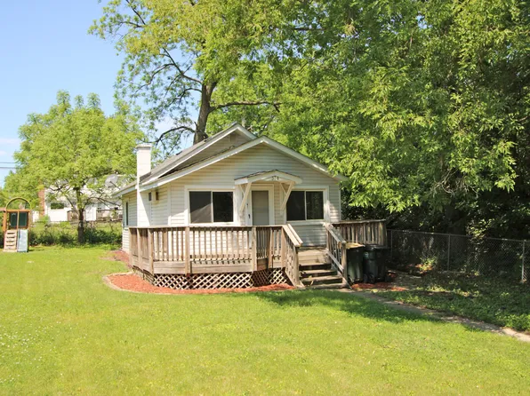 338 E Lakeview Ave, Round Lake Beach, IL 60073