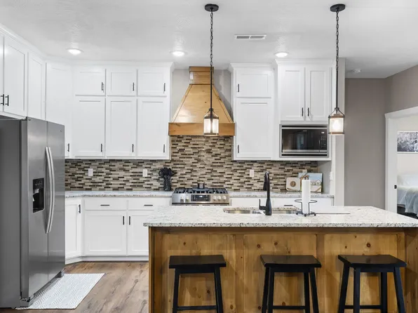 2154 Buckhorn Road, Ozark, MO 65721