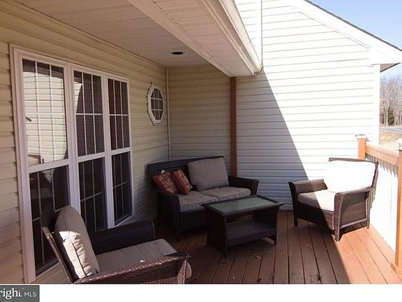 4th image of 32 Laurel Heights Dr